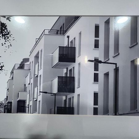 Chambre Individuelle Dans Un Appartement A 37 De Champs Elysees 사르투르빌 외부 사진