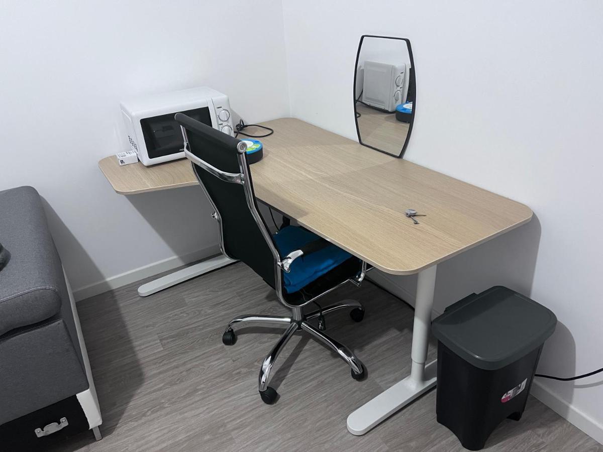Chambre Individuelle Dans Un Appartement A 37 De Champs Elysees 사르투르빌 외부 사진