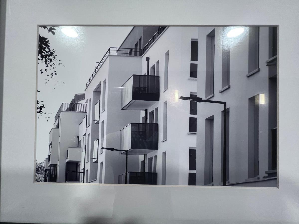 Chambre Individuelle Dans Un Appartement A 37 De Champs Elysees 사르투르빌 외부 사진